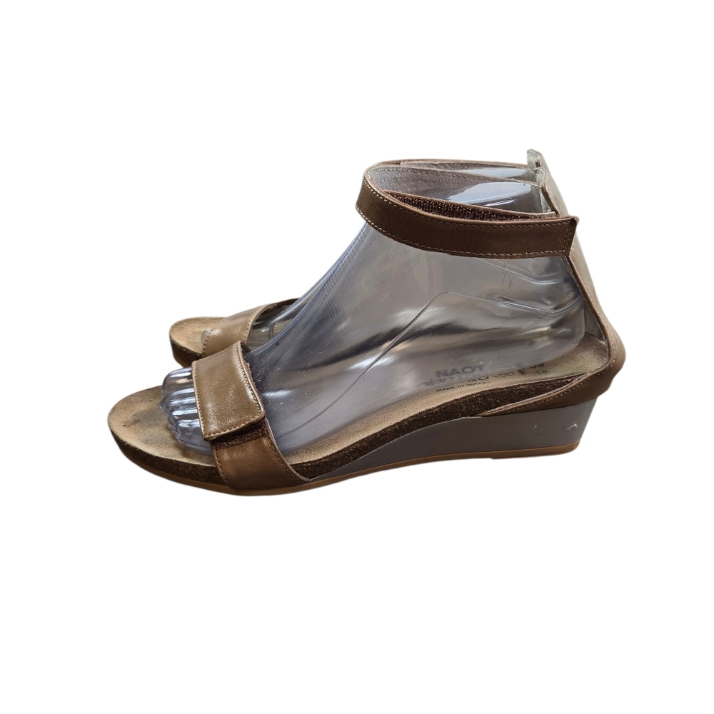 Naot Mermaid Beige Leather Wedge Open Toe Sandals